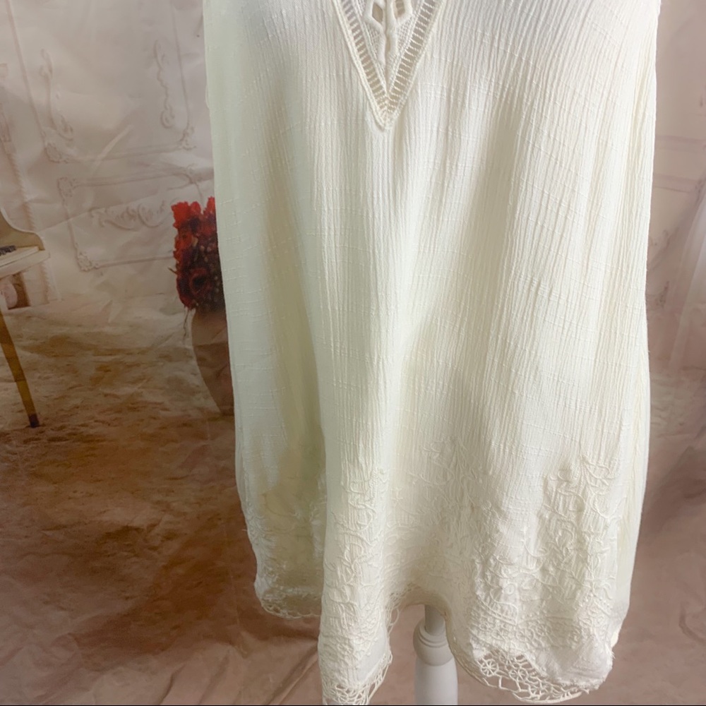 ASTR the Label Ivory Mini Shift Dress - Picture 3 of 10